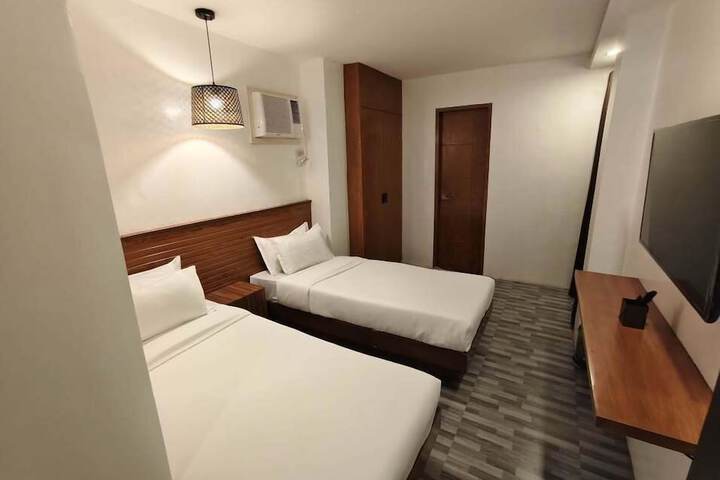 Room 16 of 32