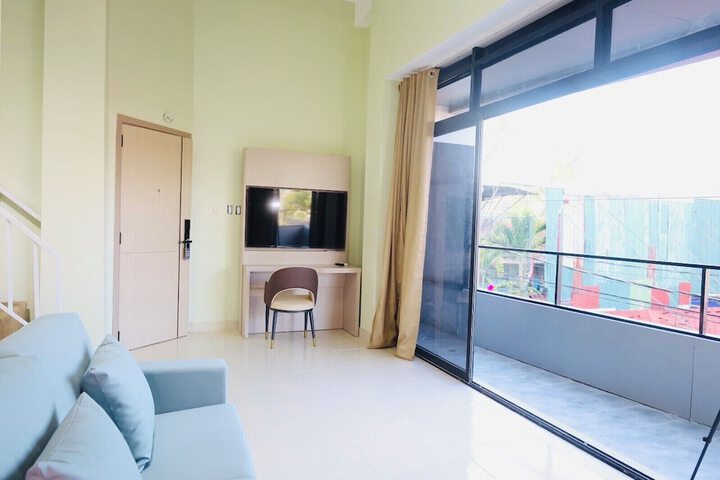 Room 5 of 33