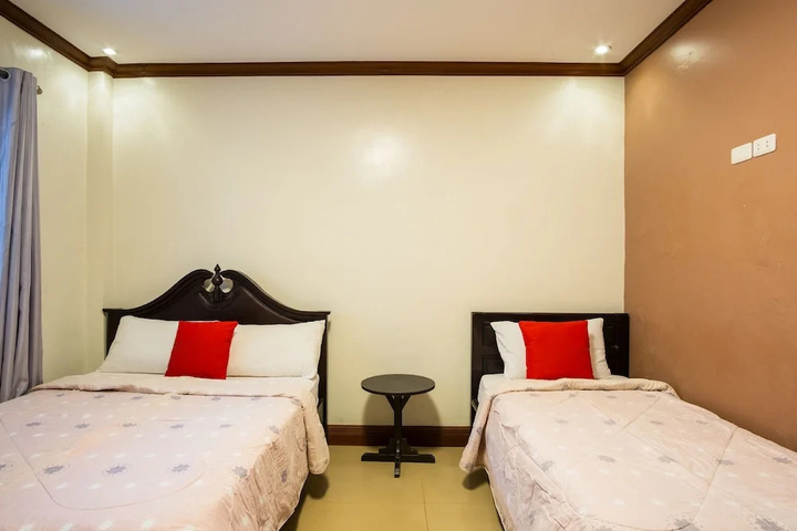 Room 3 of 9