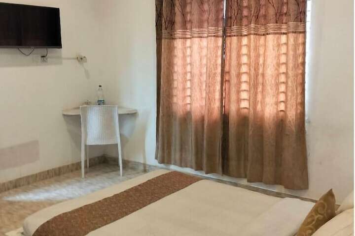 Room 3 of 25