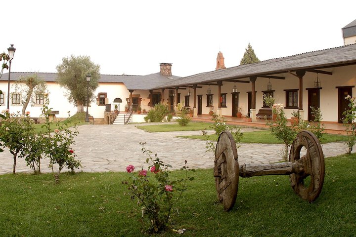 Hotel Exterior 52 of 64