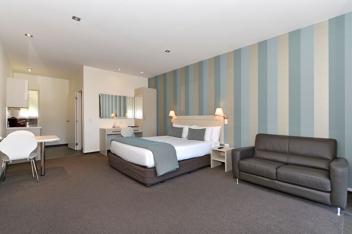Room 5 of 34