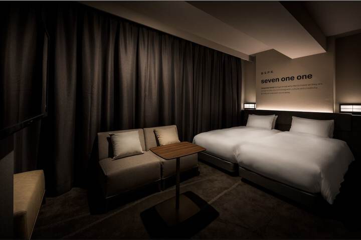 Room 16 of 37