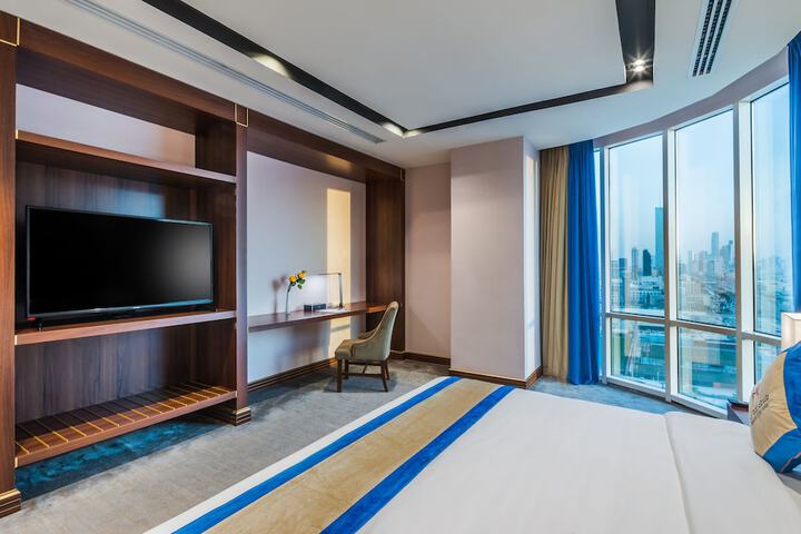Room 29 of 52