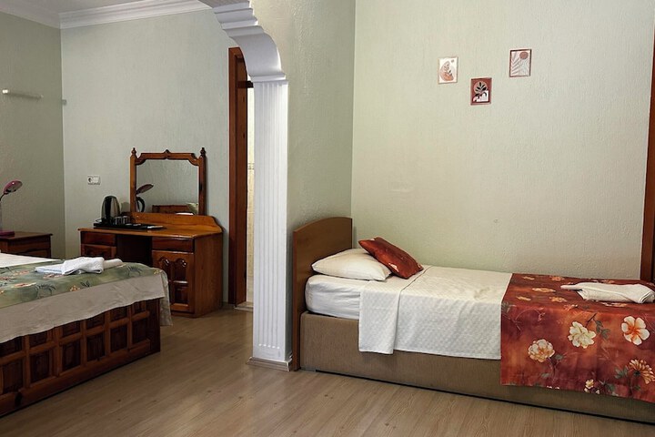 Room 31 of 83