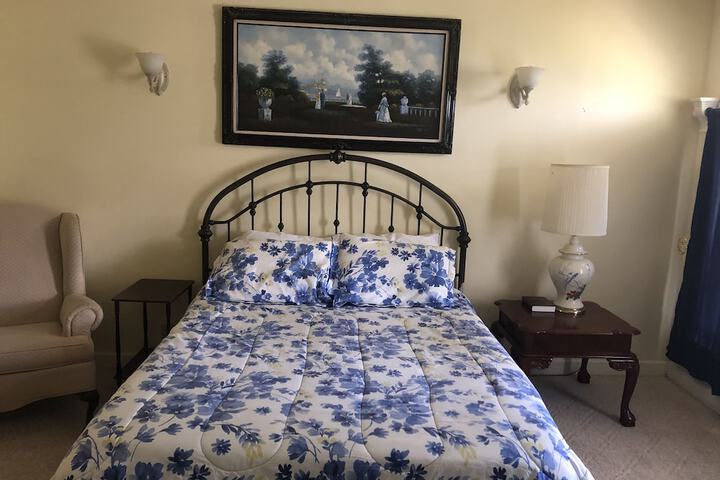 Room 6 of 52