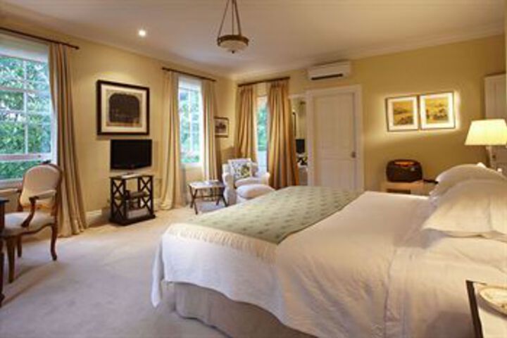 Room 9 of 13