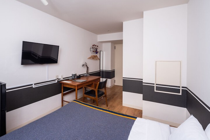 Room 44 of 131