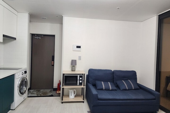 Room 6 of 18