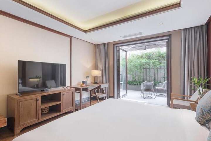 Room 12 of 52
