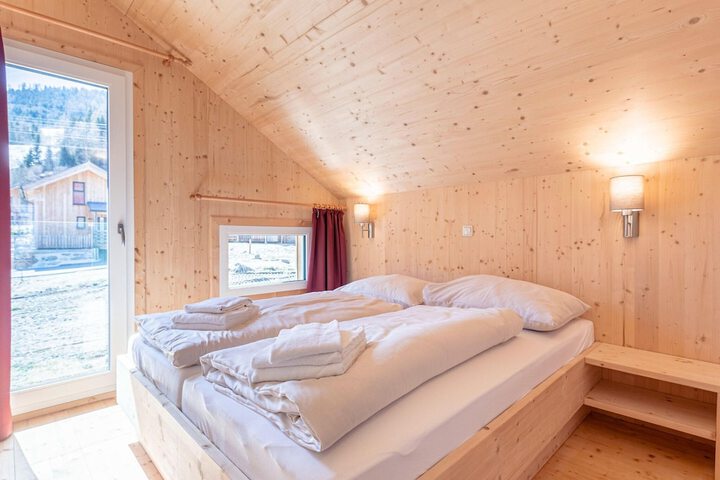 Room 3 of 37