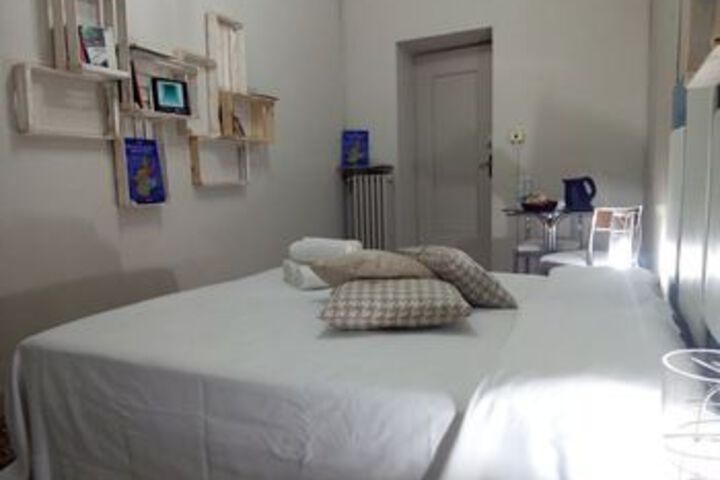 Room 5 of 6