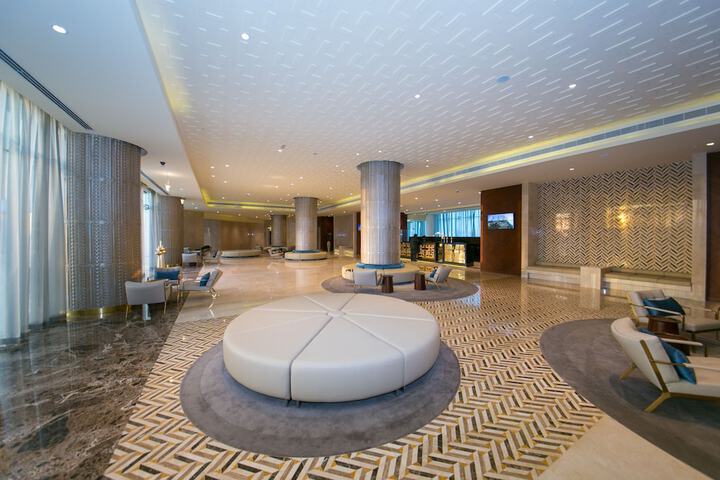 Entrance & Lobby