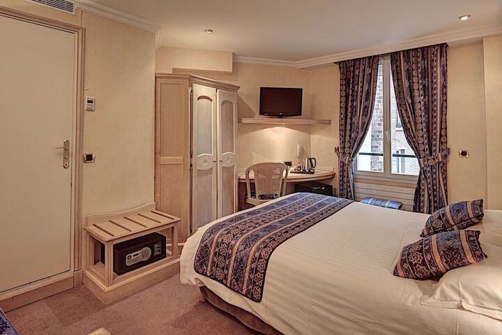 Room 44 of 86