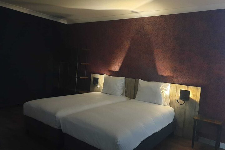 Room 3 of 11