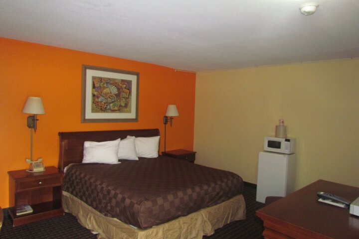 Standard | King Bed (11 of 13)