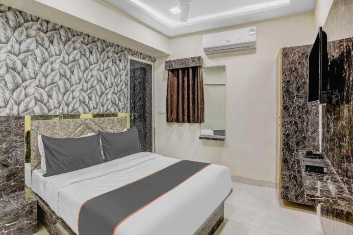 Hotel Bhavya Regency