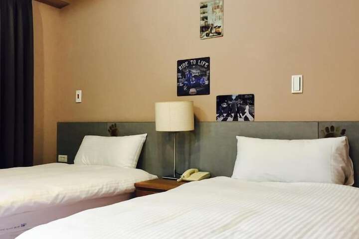 Room 8 of 26