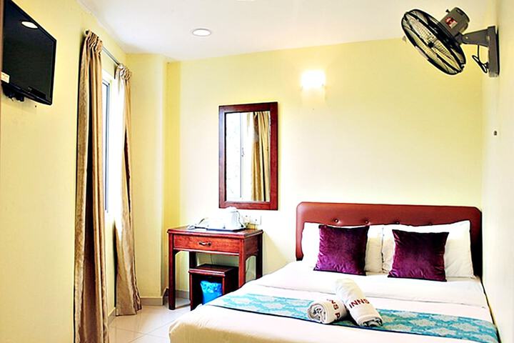 Room 12 of 42