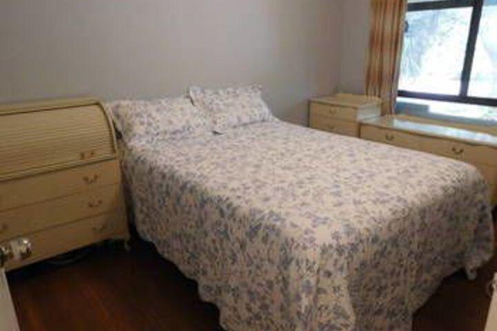 Room 9 of 26