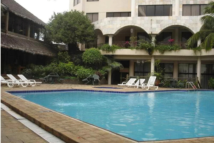 Hotel with Pool