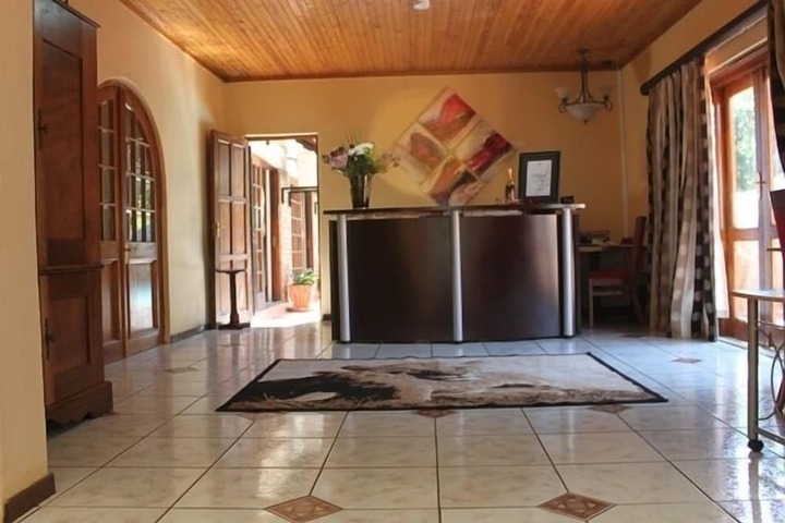 Entrance & Lobby