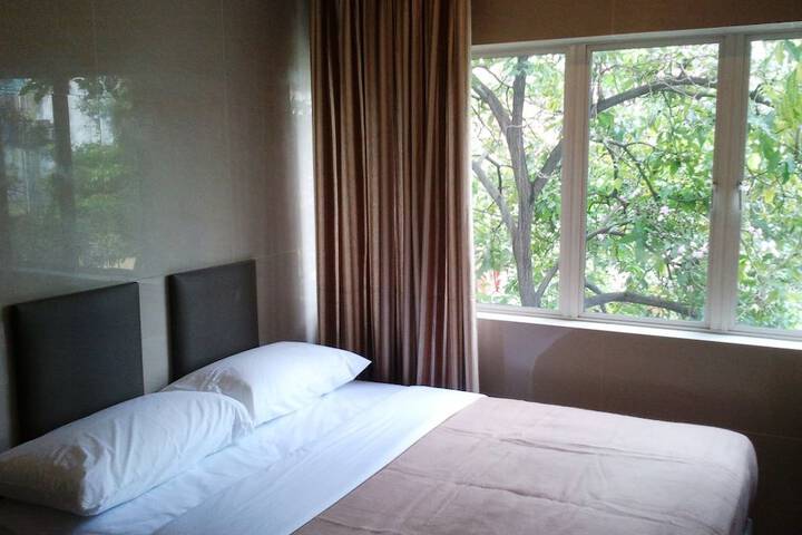 Room 4 of 19