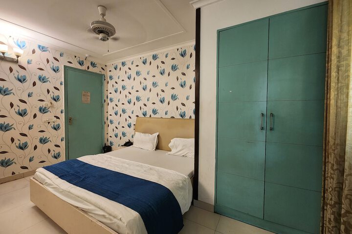 Room 22 of 48