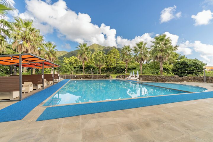 Pool Hotel