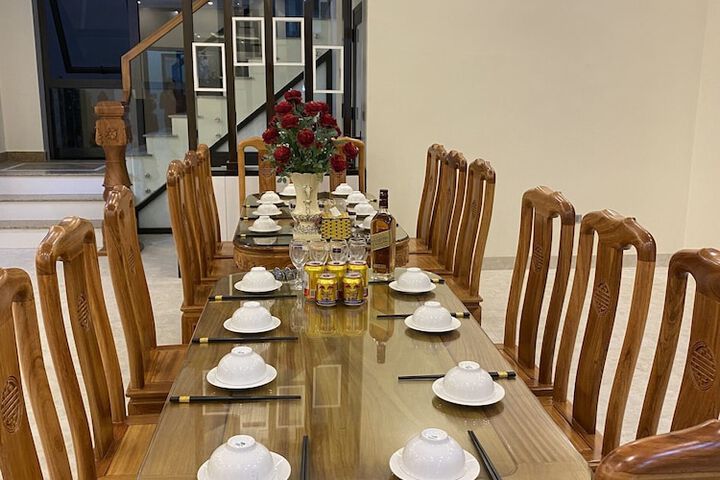 Dining 21 of 24