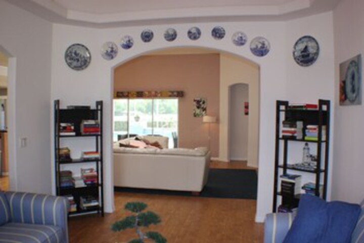 Room 9 of 19