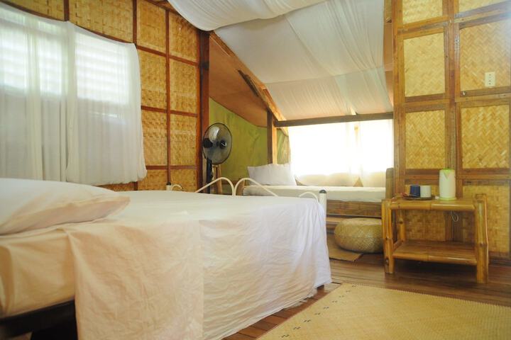 Room 3 of 156
