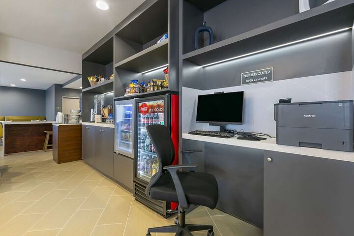 Business Center 29 of 31