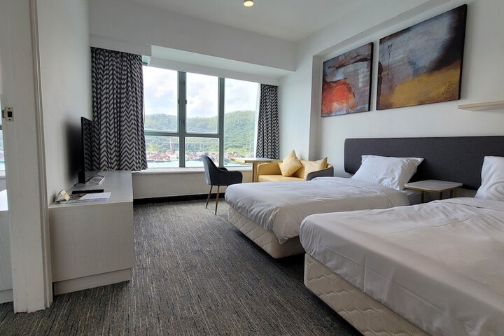 Room 33 of 50