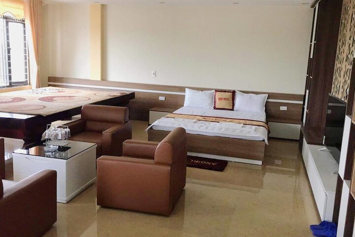 Room 16 of 37