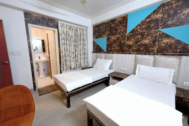 Room 5 of 19