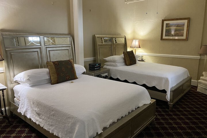 Room 4 of 27