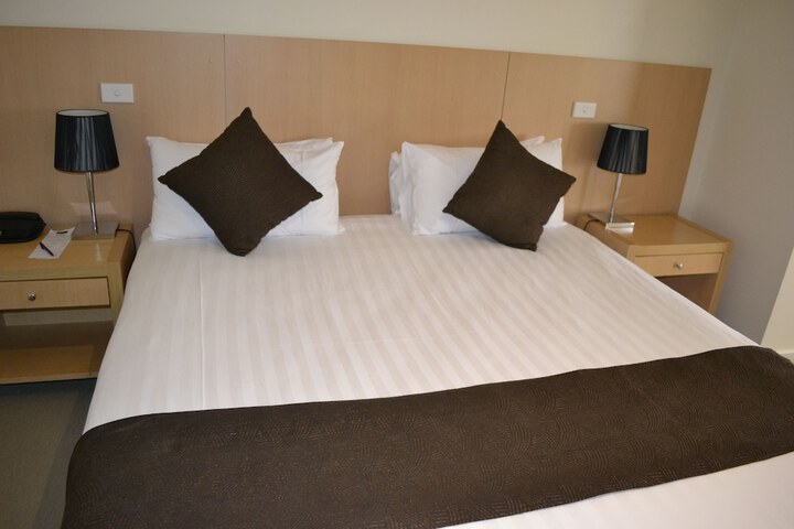 Room 9 of 50