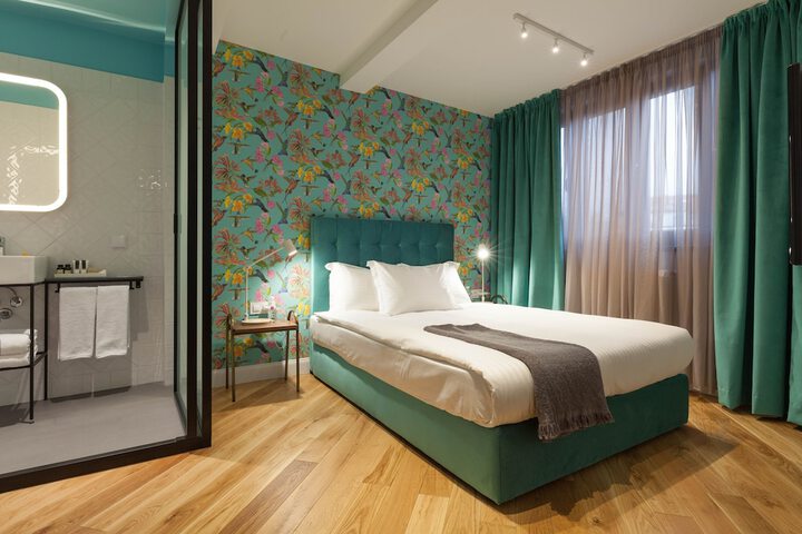 Room 7 of 55