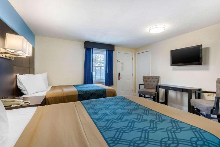 2 Double Beds (4 of 8)