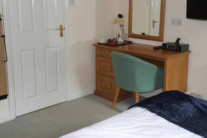 Room 12 of 48