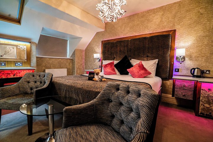 Room 47 of 242