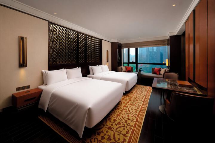 Room 33 of 140