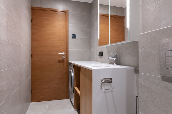 Room 53 of 60
