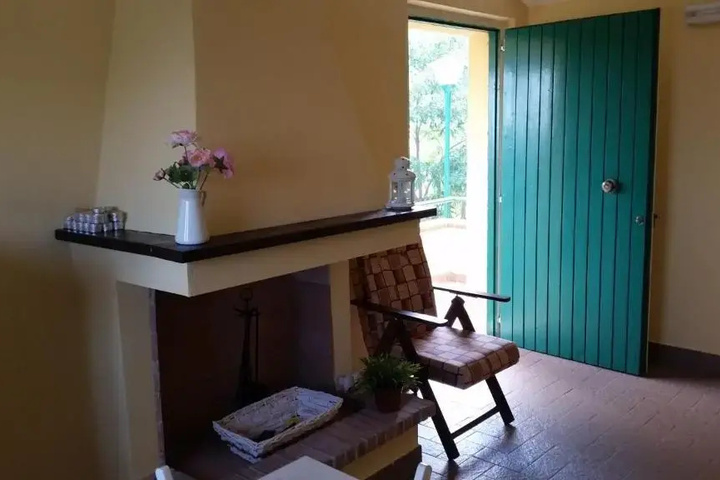 Room 2 of 7