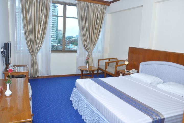 Room 13 of 48