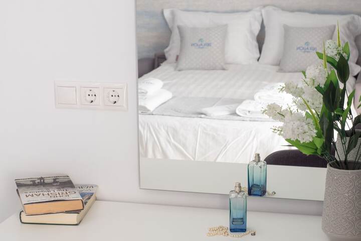 Room 42 of 98