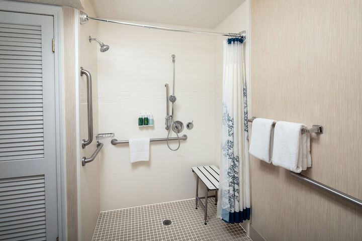 Room 13 of 23