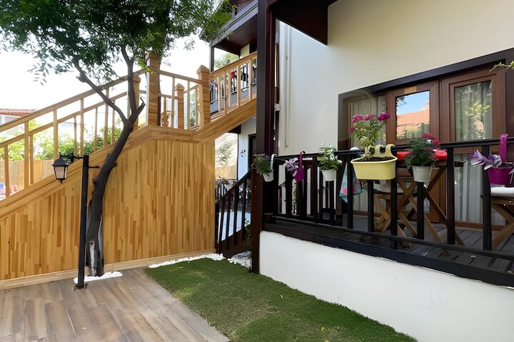 Hotel Exterior 119 of 130