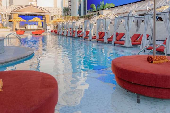 Pool 72 of 107